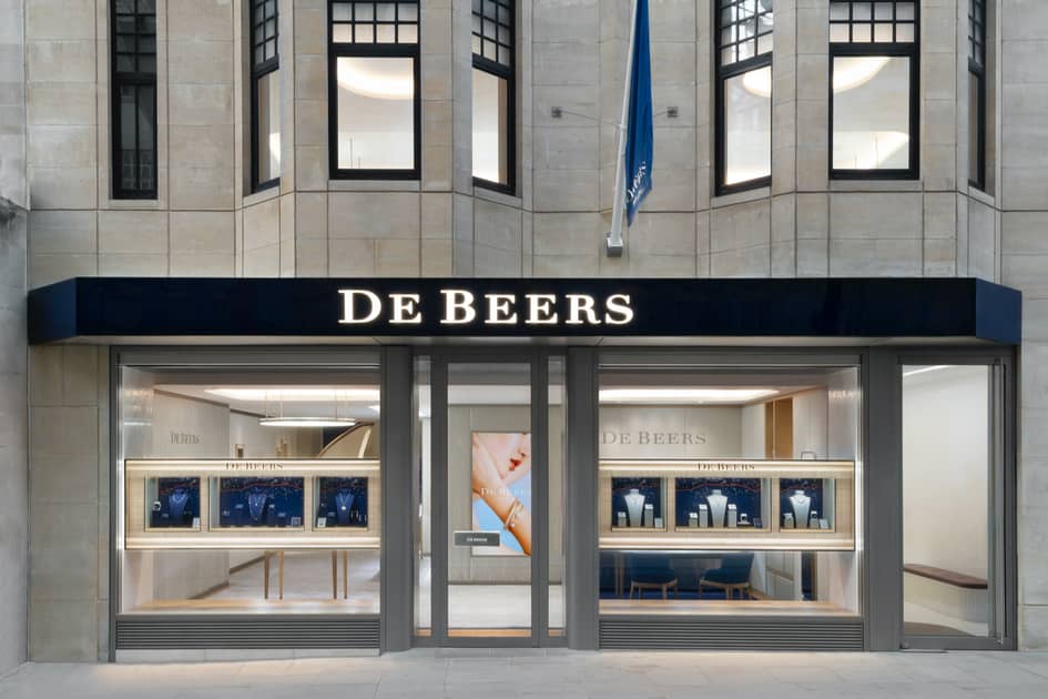 De Beers celebrates diamond beauty spots with Reflections of