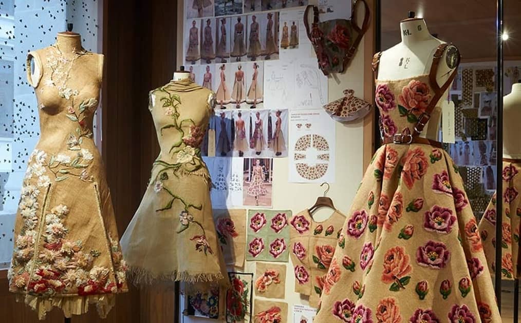 roses exhibition at the alexander mcqueen flagship store – Schön! Magazine