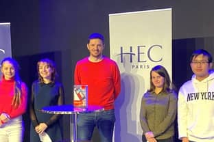 Le fondateur des jeans 1083 reçoit le Prix Élèves HEC avec « Remade en France »