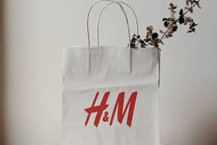 H&M to charge for paper bags in Italy