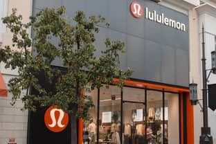 Lululemon Athletica results trounce street view, lifts FY outlook; shares jump 10 percent