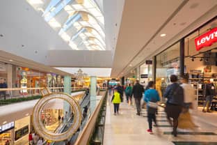 IG Metall verlangt Ladesäulen-Pflicht für Einkaufszentren