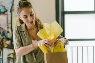 How to use gift wrapping as a strategy to gain return shoppers