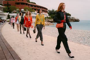 Chanel: monos de Fórmula 1 y homenajes a Carolina de Mónaco y Karl Lagerfeld, desde las arenas de Montecarlo