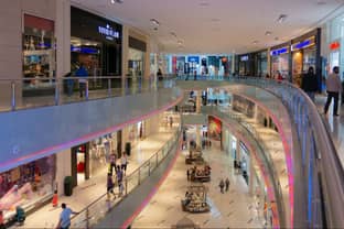 Las cifras de afluencia a los centros comerciales se van recuperando con un aumento este abril 