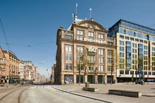 ‘Bijenkorf Amsterdam vermindert tijdelijk koopavonden door personeelskrapte in vakantie’