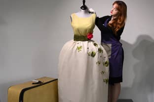 El vestido "de la suerte" de la actriz Liz Taylor, encontrado en una maleta en Londres