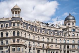 Mango affiche son logo sur les hauteurs de Barcelone 