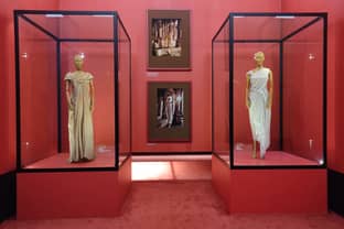 La réinvention du sari au coeur d'une exposition à Londres 