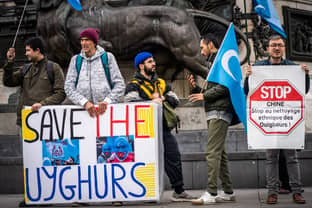 Travail forcé des Ouïghours : une nouvelle plainte vise les géants du textile en France