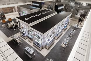  Givenchy inaugura il nuovo negozio di Tokyo