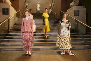 À la Fashion week de Londres, l'opulence de la vie de palais