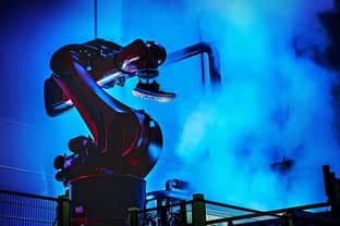 アディダス、自社ロボット工場「スピードファクトリー」を閉鎖へ−アジアの委託先に技術移転