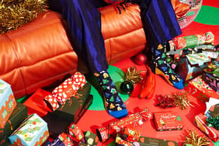 Be Present This Christmas With Happy Socks & Gaten Matarazzo