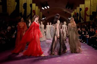 Alegato feminista de Dior en París por un destino “más allá de la procreación”