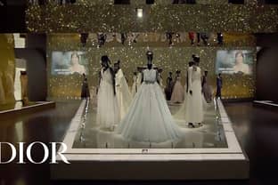 Video: Een intieme kijk op de expositie van Dior in Shanghai
