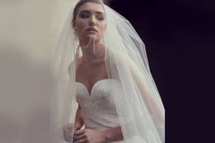 Video: Lente/zomer 2022 bruidscollectie van Elie Saab