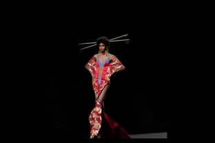 Vidéo: La collection SS22 de Andres Sarda à Madrid Fashion Week