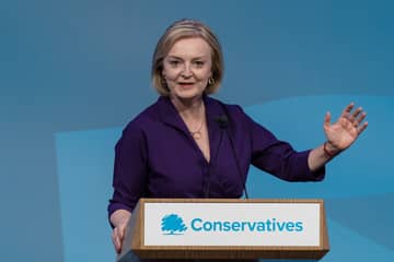 La primera ministra británica renuncia  44 días después de su nombramiento
