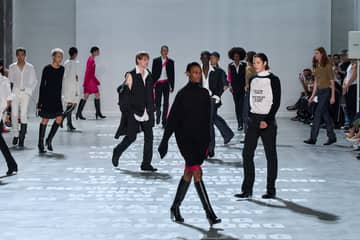 Des intrus aux défilés et les débuts de Peter Do : Le récap’ de la Fashion Week de New York printemps/été 2024