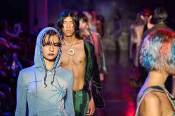 En Londres, los "influencers" fichan por los nuevos talentos de la moda