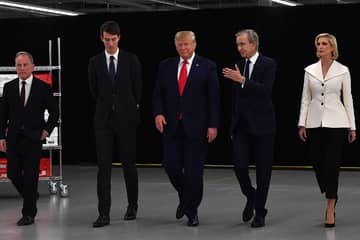 Donald Trump rencontre Bernard Arnault dans le nouvel atelier Louis Vuitton aux Etats-Unis