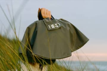 New accessory brand Bird develops a raincoat for the bag: 'The first design was made of groundsheet and yellow wool'