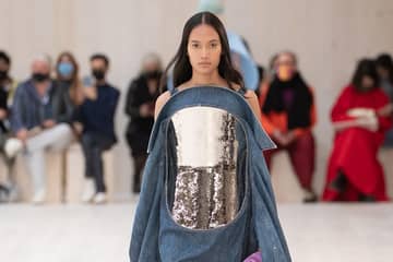Video: Loewe SS22 collection