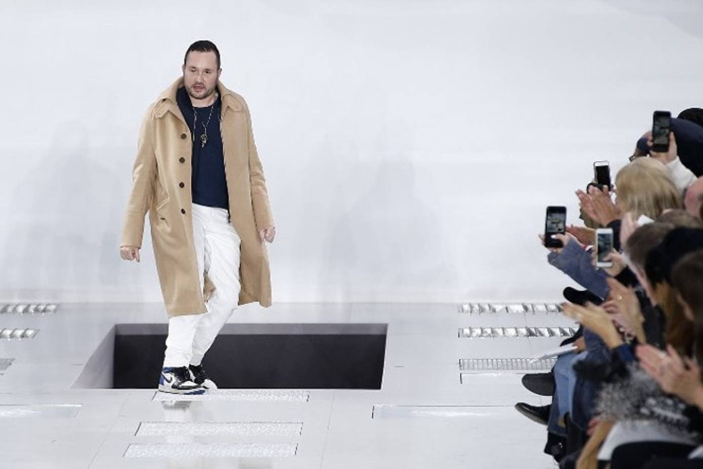 Kim Jones, the Designer Who Brought Streetwear to Louis Vuitton, Is Moving  On