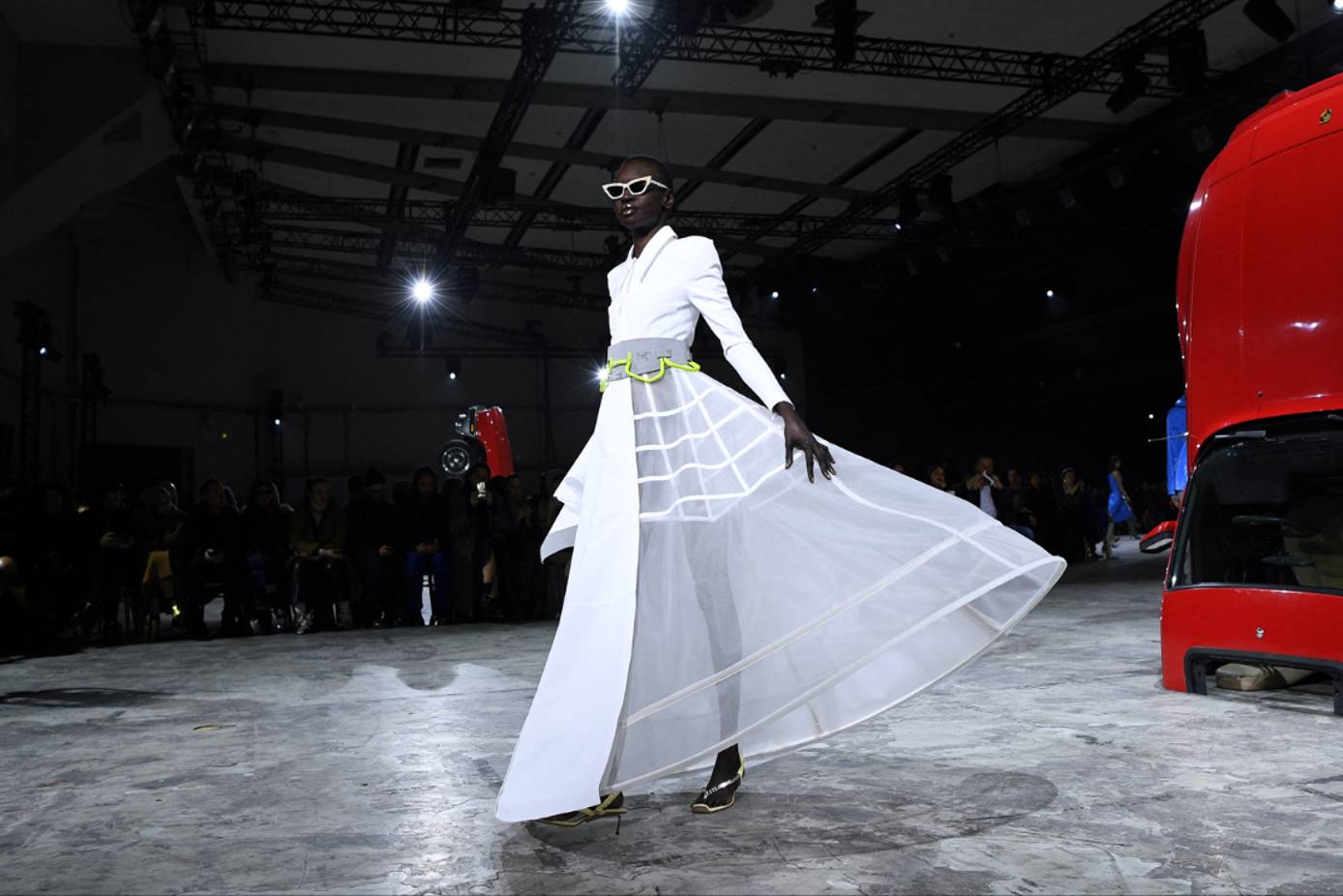 Off-White: LVMH übernimmt Mehrheit an Luxus-Streetwear-Marke - Virgil Abloh  steigt auf - manager magazin