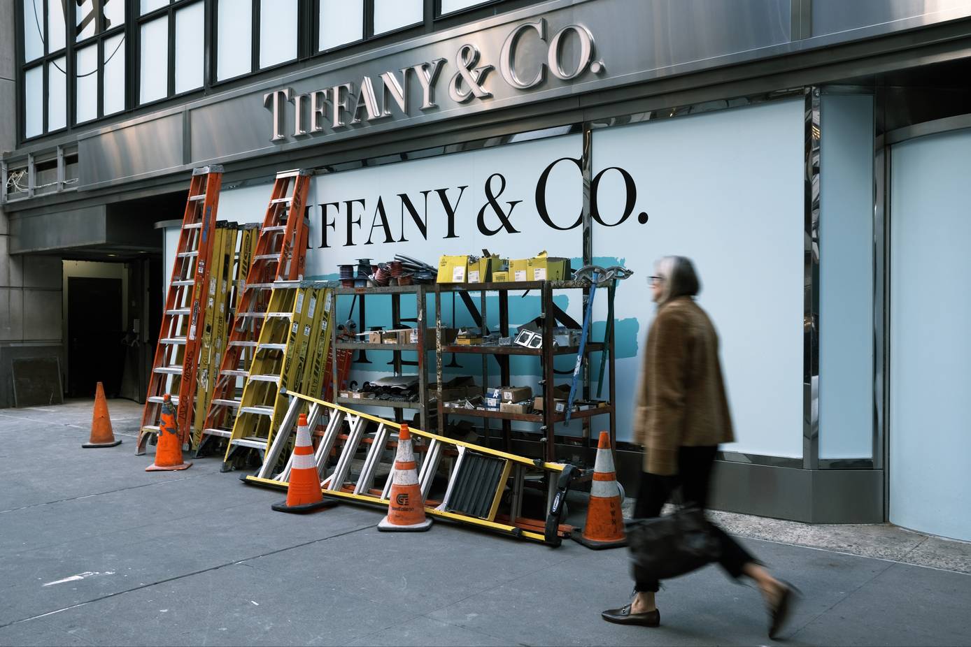 Sous la coupe de LVMH, Tiffany rouvre son mythique magasin new-yorkais avec  la volonté d'attirer une clientèle plus jeune