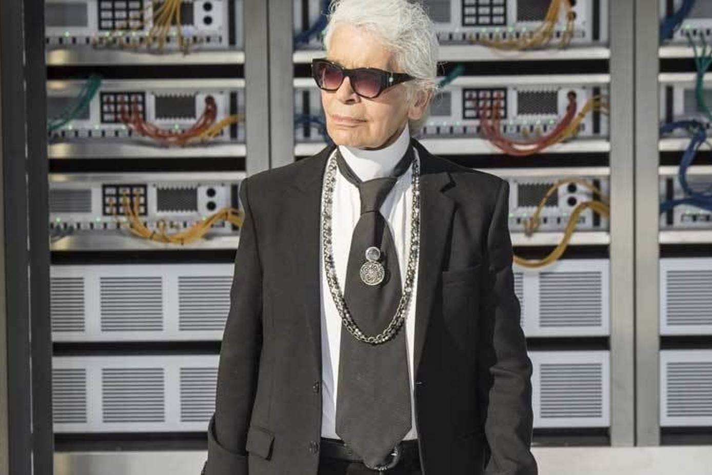 Karl Lagerfeld's Iconic Career in Fashion: A Timeline – WWD