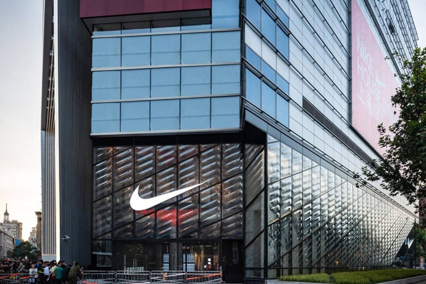 Nike House of Innovation Shanghai: pop-up store award - iXtenso – retail  trends