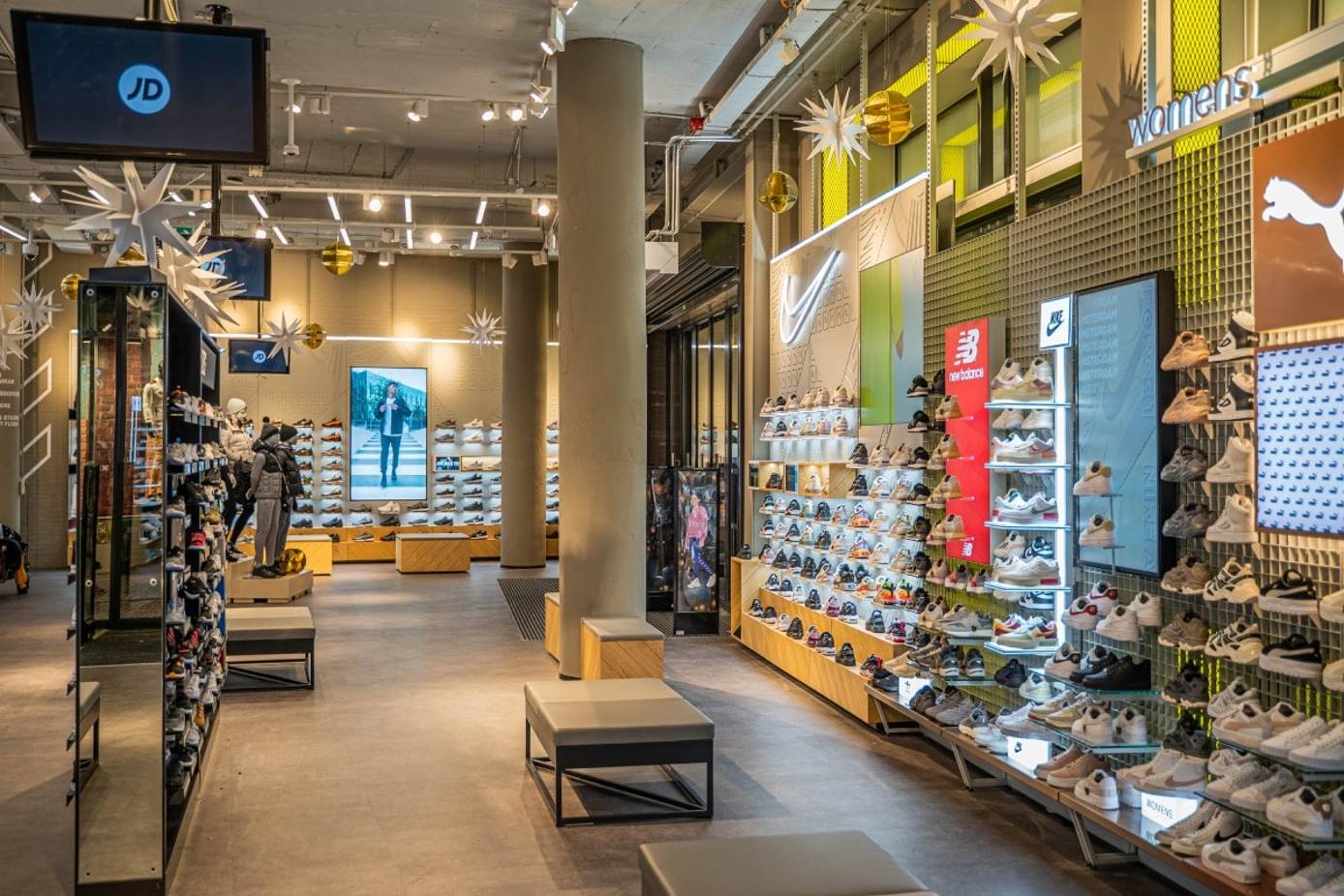 Hamburger enthousiast aardbeving In beeld: JD Sports opent tweede flagship store in Amsterdam