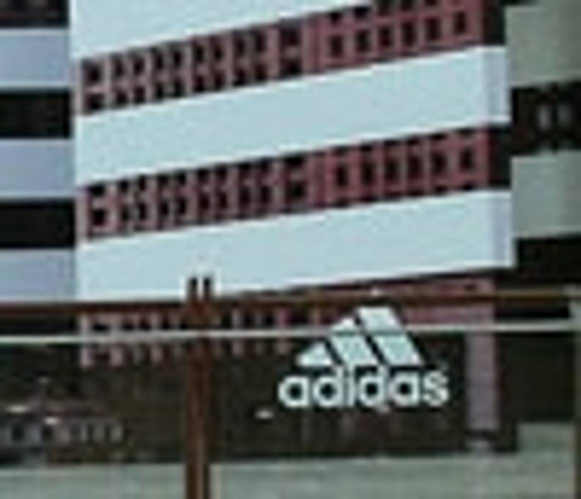 Adidas regt Hilfsfond an