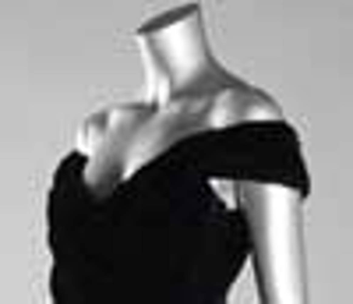 Princess Diana's dresses fetch £862,800 at auction