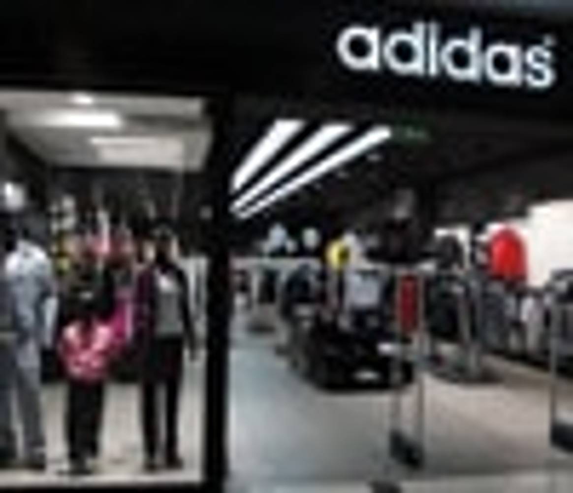 Adidas выкупит акции на 1,5 млрд евро