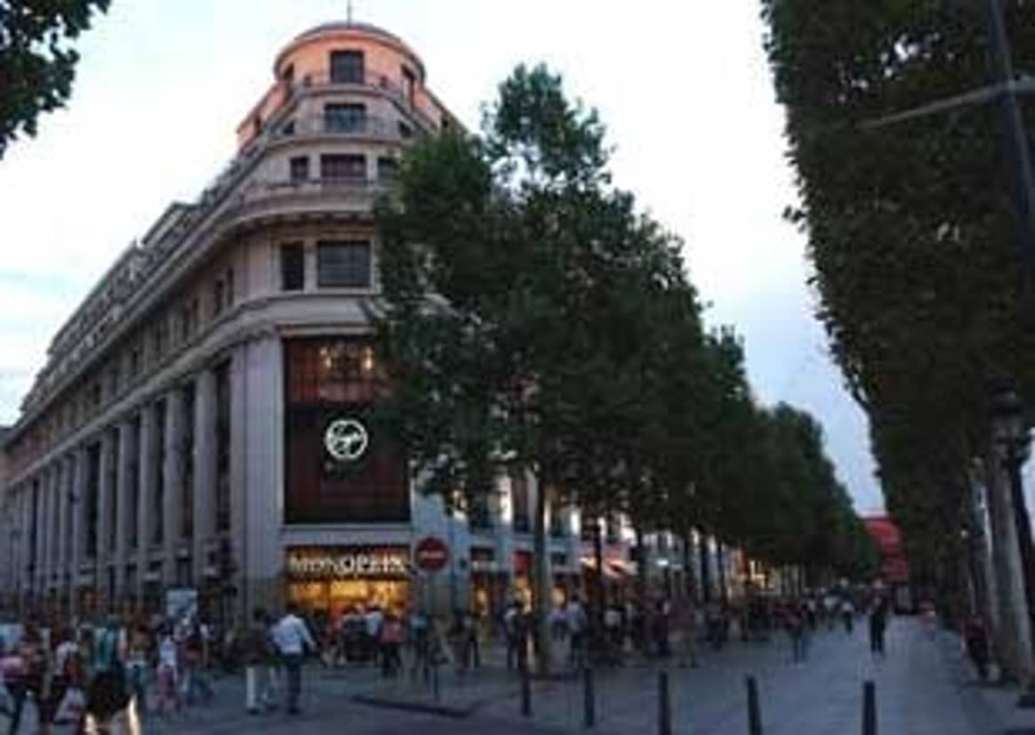 Les Galeries Lafayette s'offrent les locaux du Virgin sur les Champs-Elysées