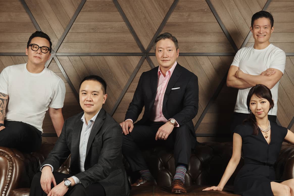 Foto: Esprit. Van links naar rechts: Sang Langill, chief product officer; Brian Wong, chief financial officer; William Pak, chief executive officer; Larry Luk, chief digital and marketing officer and Christin Chiu, executive director and chair