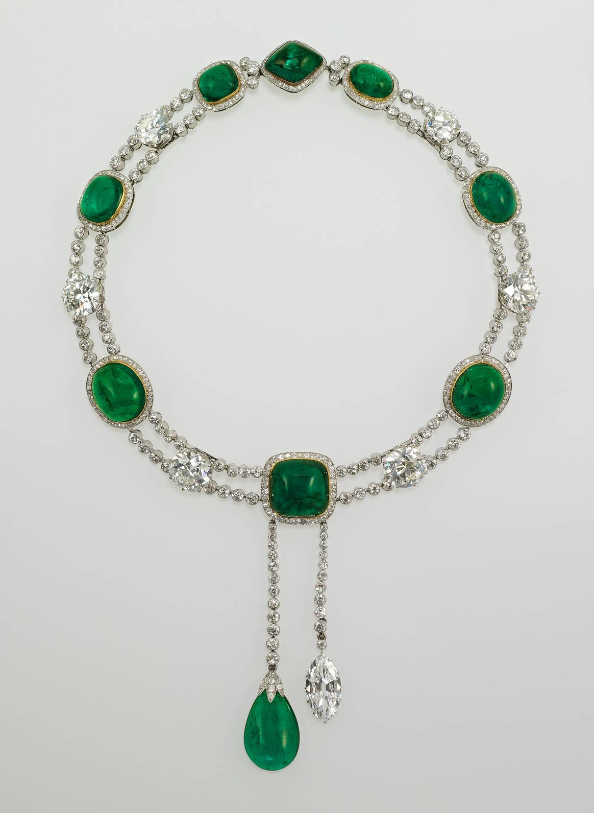 Image: Royal Collection Trust; Garrards, Delhi Durbar Necklace, c.1911