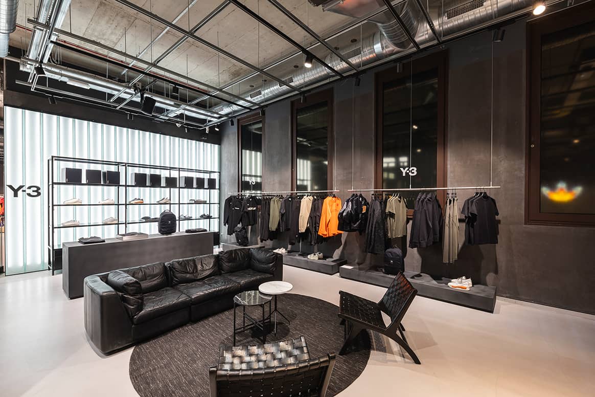 Photo Credits: Nueva flagship store de Adidas en el número 2 del Paseo de Gracia de Barcelona.