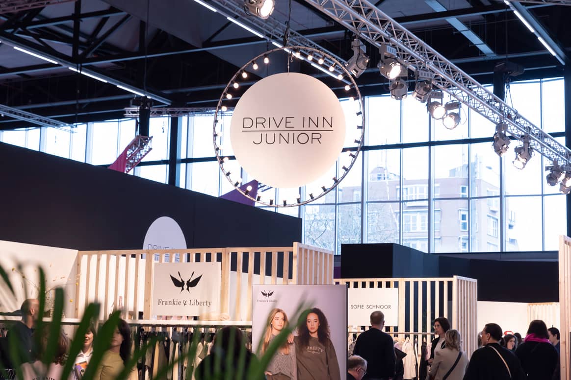 Een nieuwe samenwerking voor Modefabriek en de herintroductie van kindermode: Drive Inn Junior. Beeld door Aygin Kolaei voor FashionUnited.