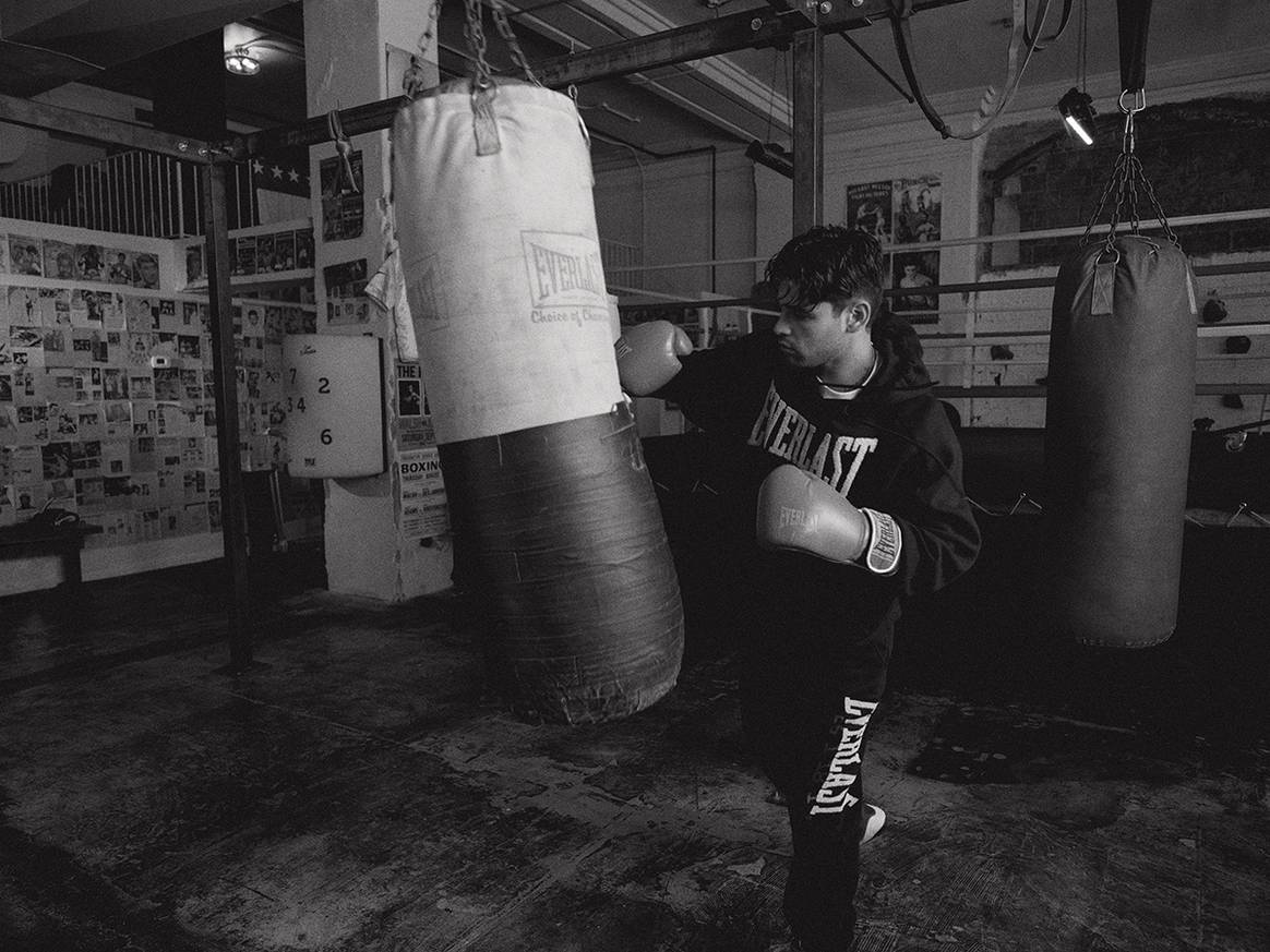 El boxeador Ryan García en una imagen de campaña de la colección cápsula de Everlast y Zara Athleticz.