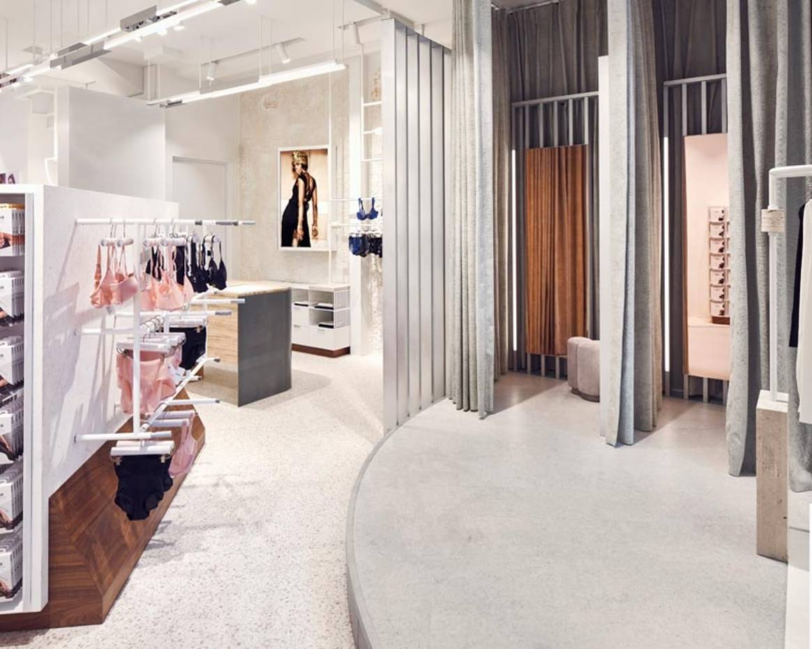 Nieuwe merkstrategie Wolford komt voor het eerst tot leven in Amsterdamse winkel
