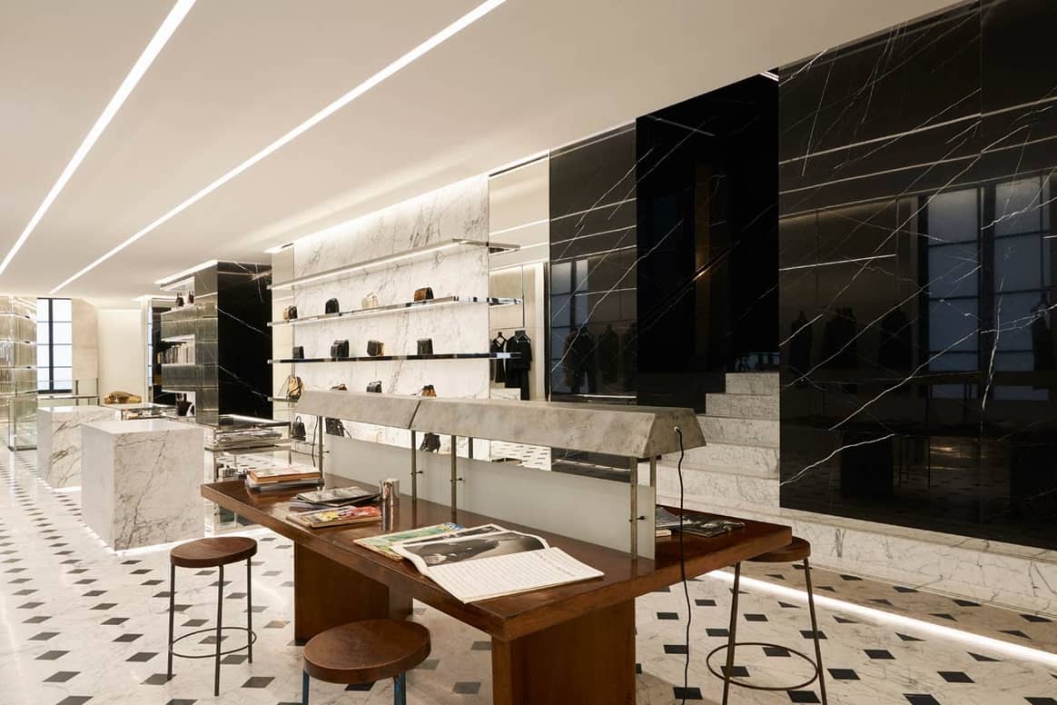 En image : le nouveau concept store Saint Laurent Rive Droite rue Saint Honoré
