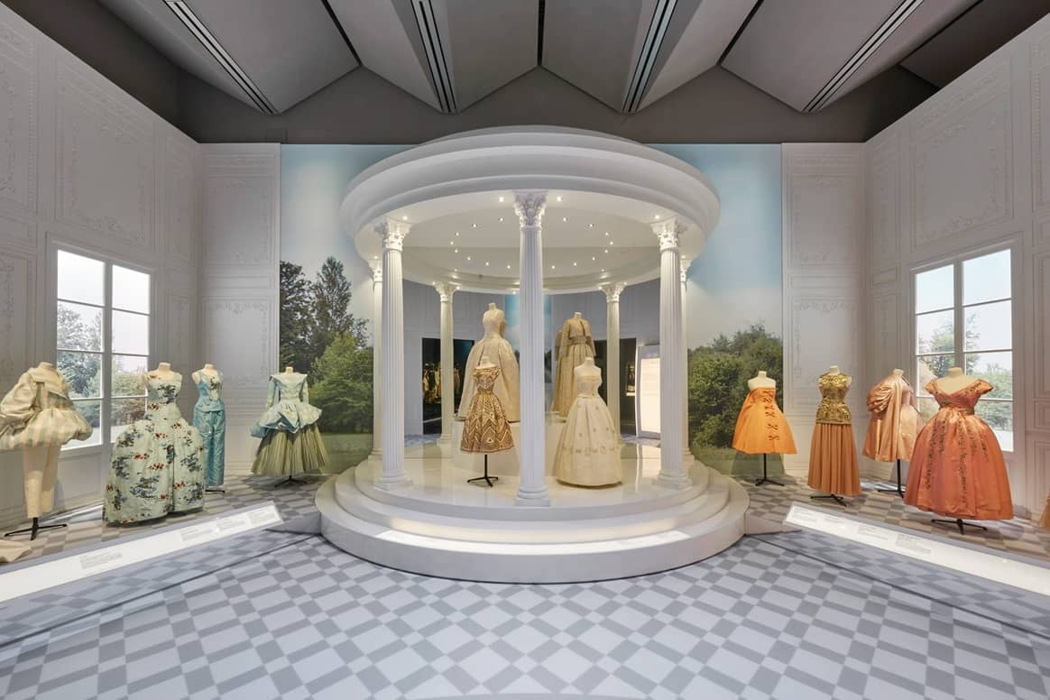 The Christian Dior Exhibit at London's Victoria & Albert Museum Is 2019's  Must-See Hit - Fashionista
