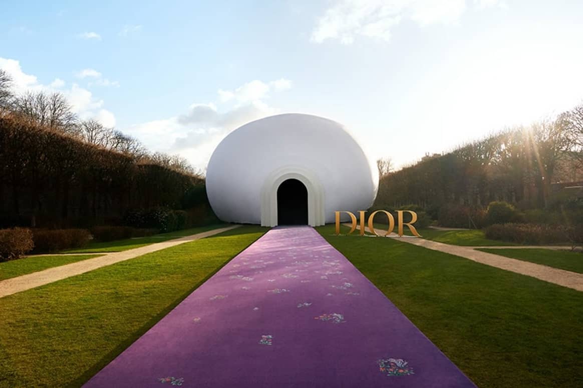 Alegato feminista de Dior en París por un destino “más allá de la procreación”