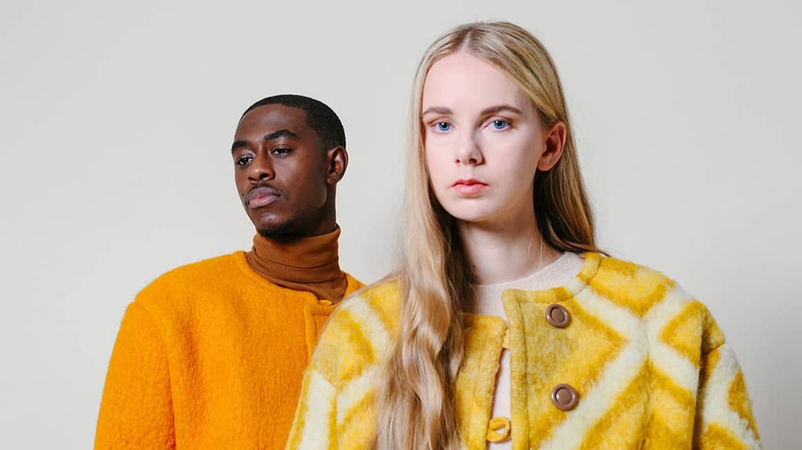 Bild: Mashamaria, ein Slow-Fashion Label aus Amsterdam, das die Fashion Exchange im Portfolio führt. Für die Winter 19/20 Kollektion wurden holländische Vintage-Wolldecken verarbeitet.