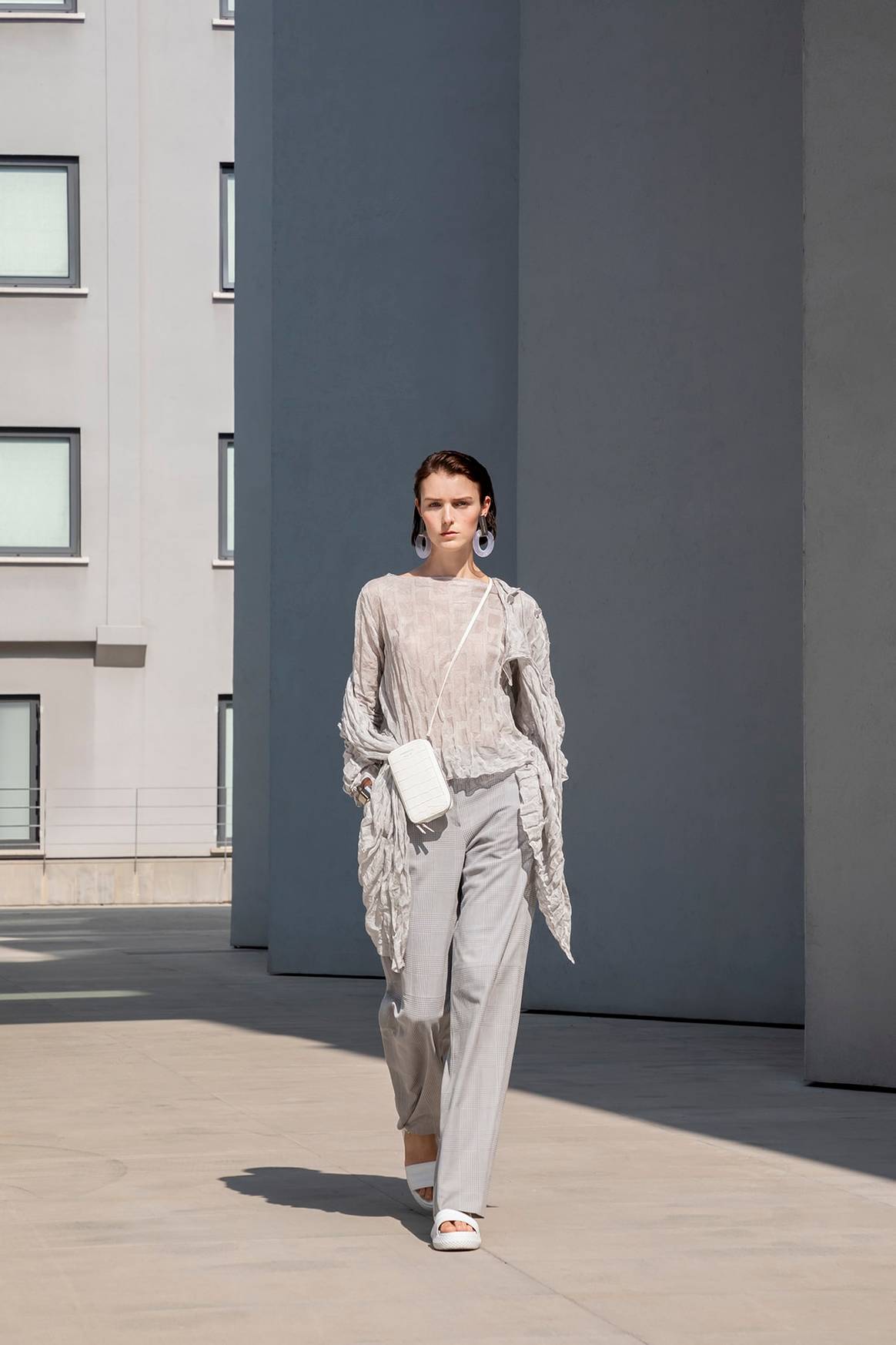 Etérea pureza de Armani en la Semana de la Moda de Milán